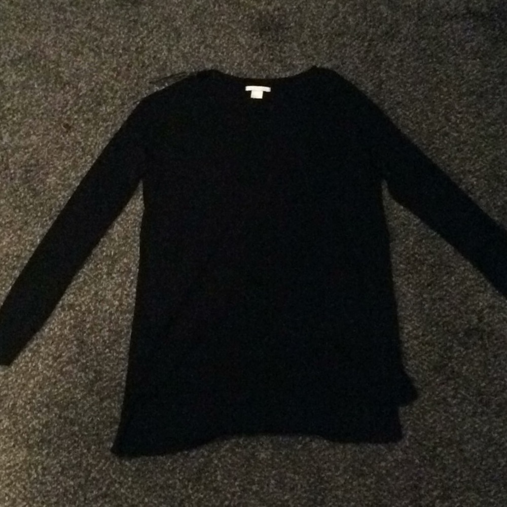 A black long sleeve shirt